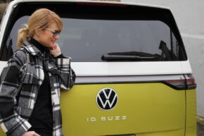 Porotkyně Pavla Totuškováa Volkswagen ID.Buzz: foto Žena v autě.cz