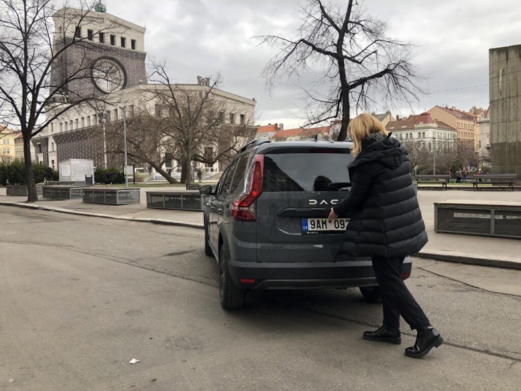 Dacia Jogger a porotkyně Pavla Totušková: foto Žena v autě.cz