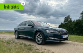 ŠKODA Superb: foto Žena v autě.cz