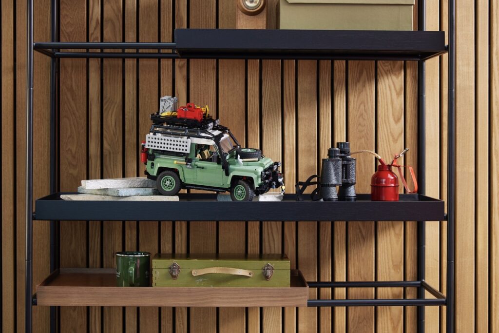 LEGO-Icons-Land-Rover-Defender-Classic-90-c-Velky